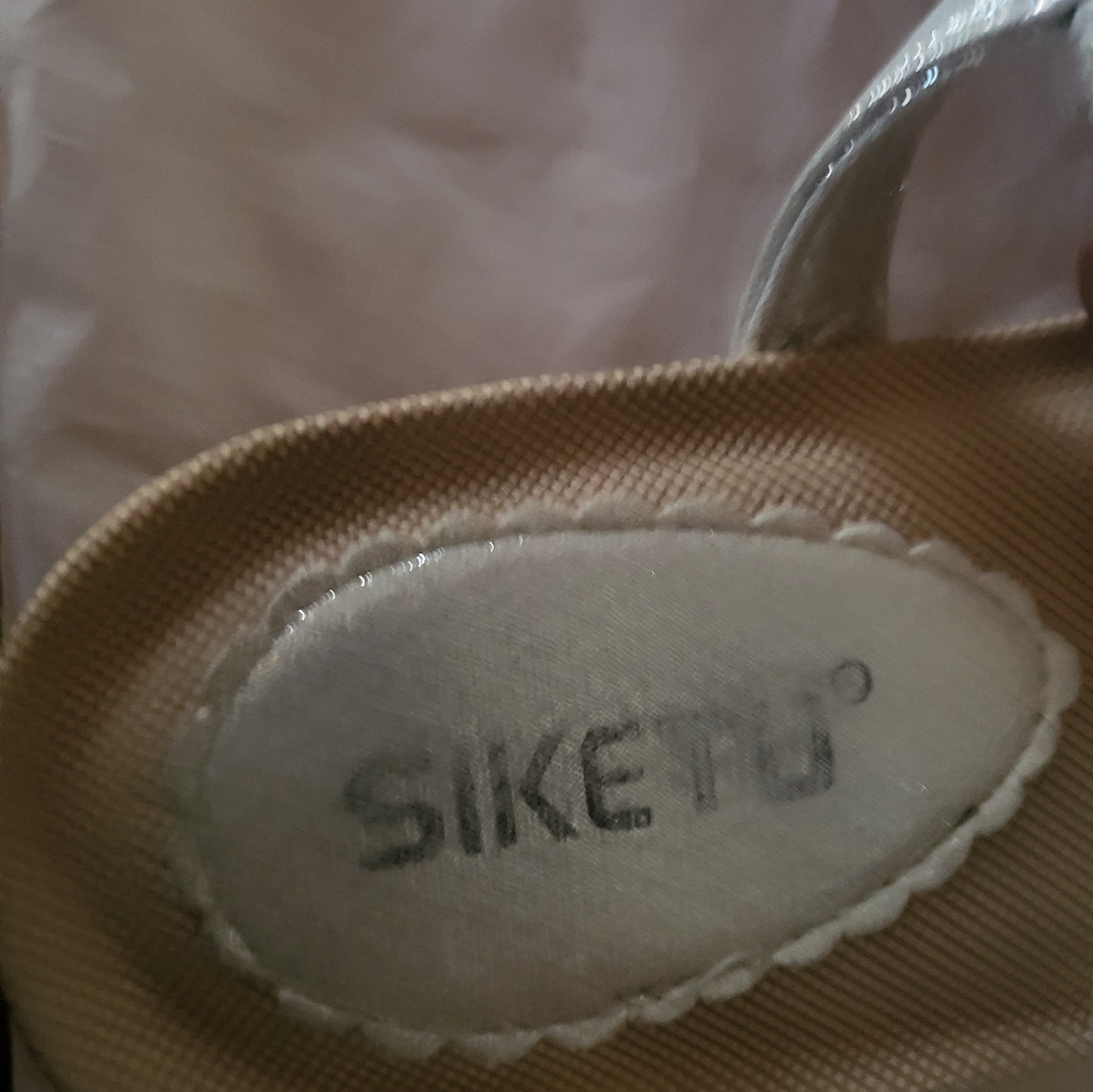 Sandals - Picture 5 of 5